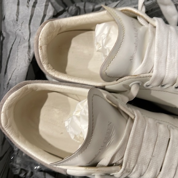 Alexander McQueen Women's Oversized Suede Heel Detail Sneakers - Picture 10 of 12